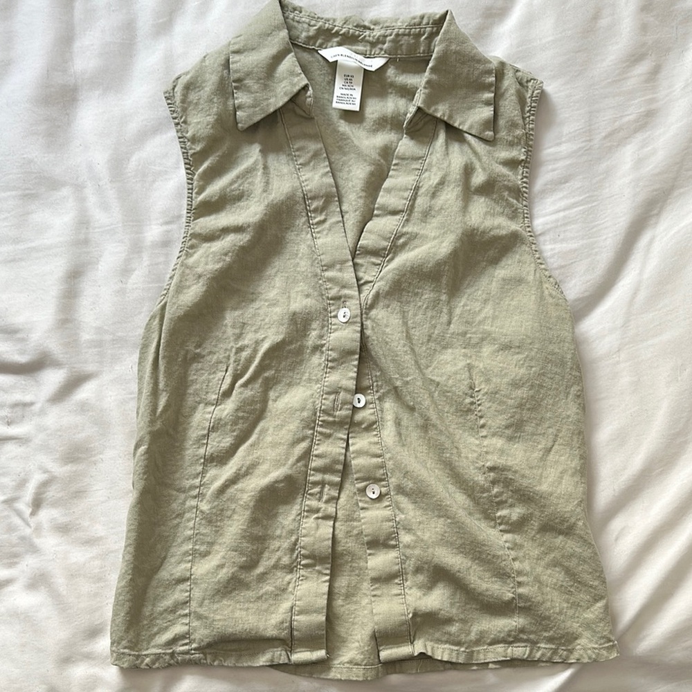 H&M Olive Sleeveless Button-Up Top